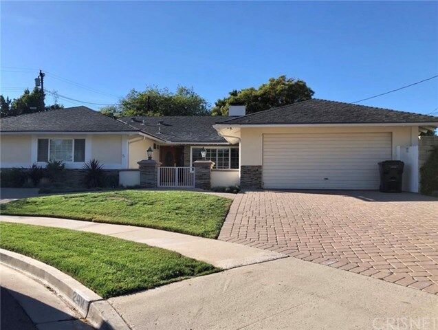 24 W Sidlee Street  Thousand Oaks CA 91360 photo