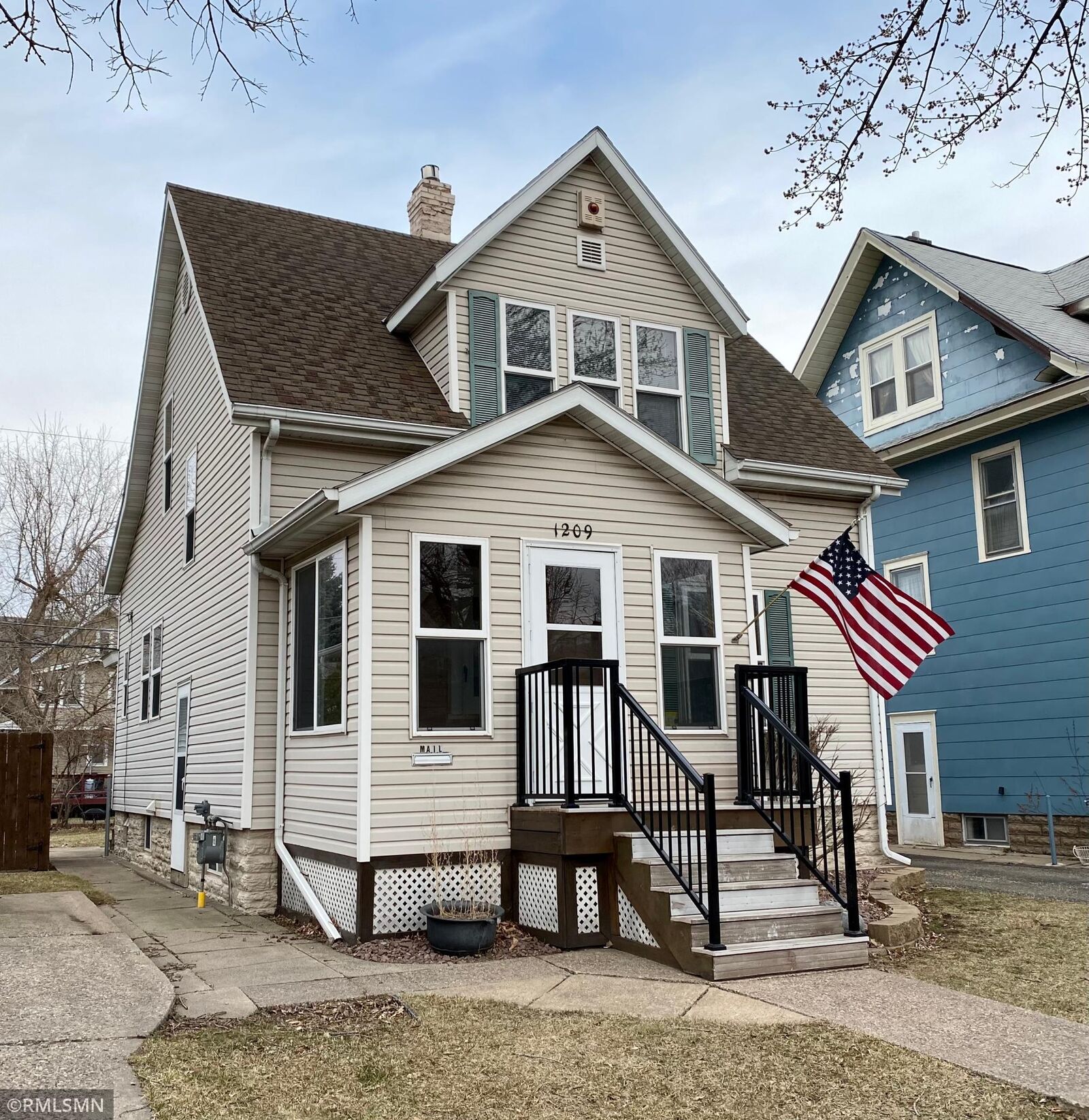 Property Photo:  1209 Selby Avenue  MN 55104