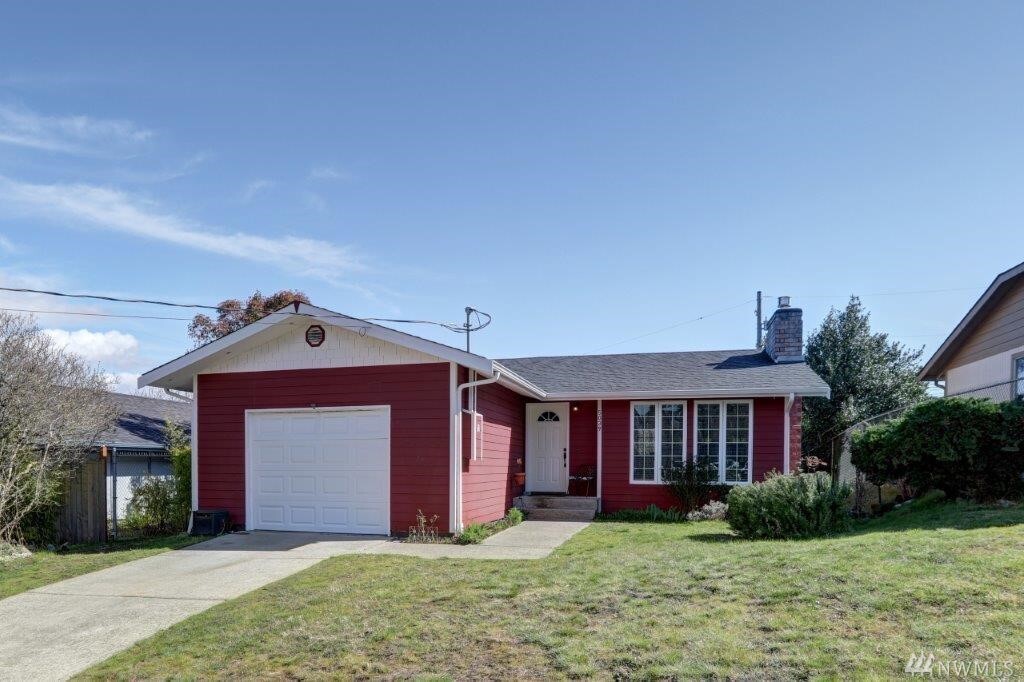 Property Photo: 5039 N Whitman St WA 98407