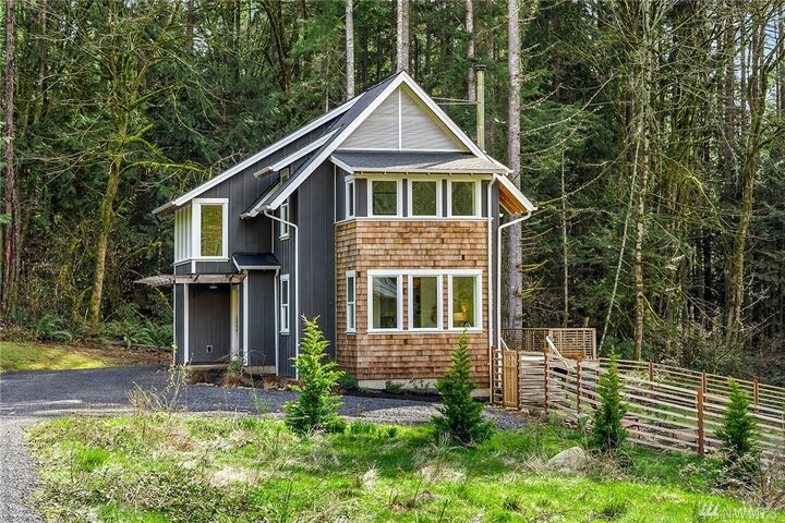 Property Photo:  6507 NE Williams Lane  WA 98110 