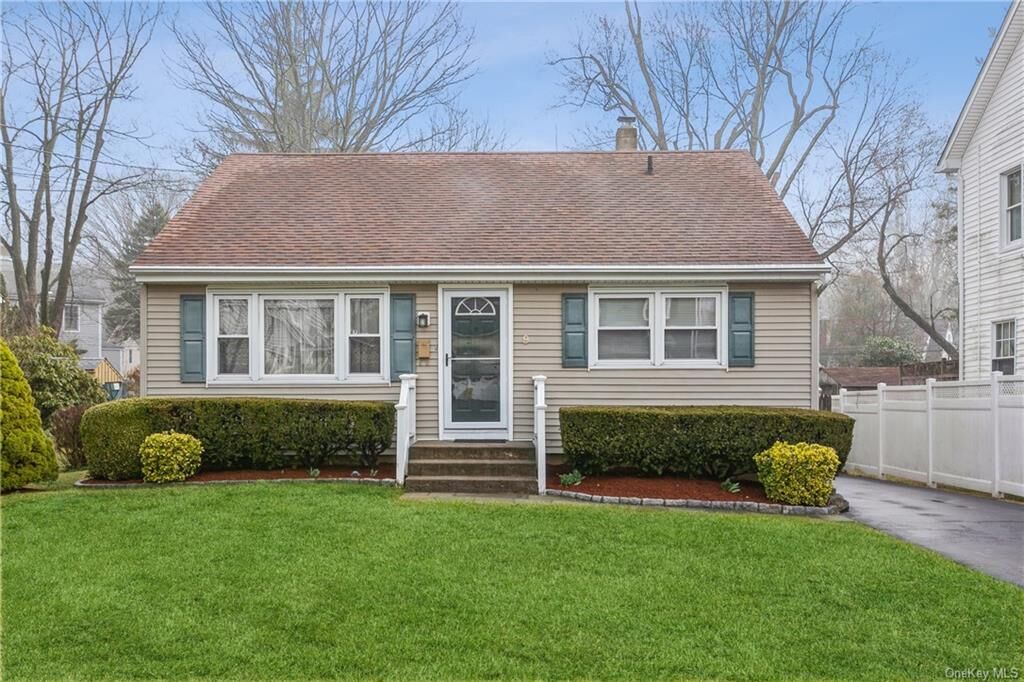 Property Photo:  9 Robin Street  NY 10562 