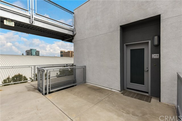 Property Photo:  435 W Center Street Promenade 413  CA 92805 