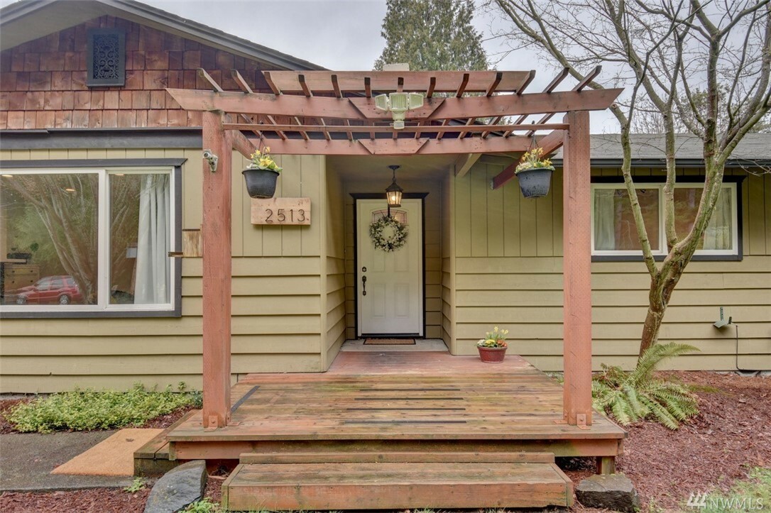 Property Photo: 2513 Hicks Lake Rd SE WA 98503