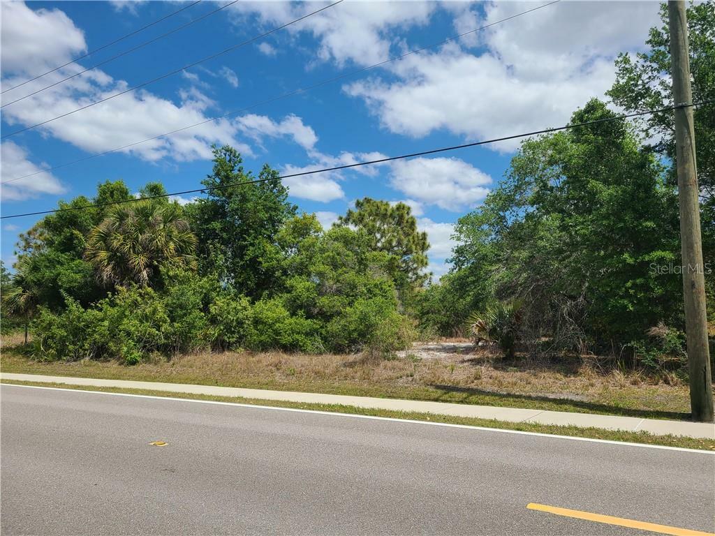 Property Photo:  2306 Broadpoint Drive  FL 33983 