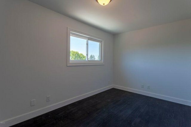 Property Photo:  887 Breton Street  CA 93065 