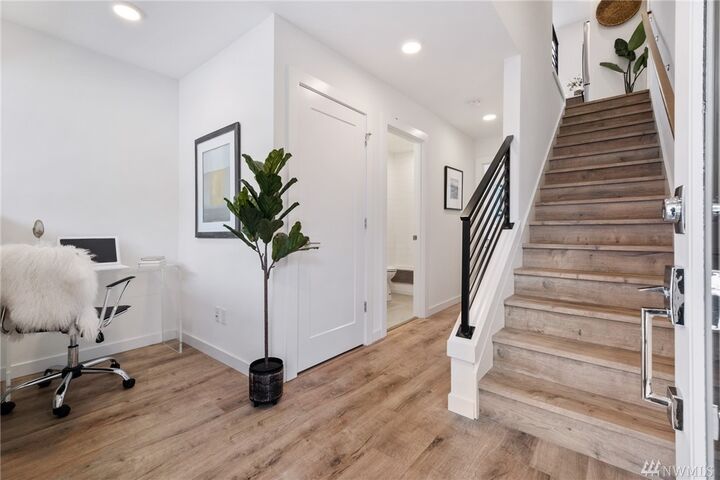 Property Photo: 1334 E Spring St WA 98122