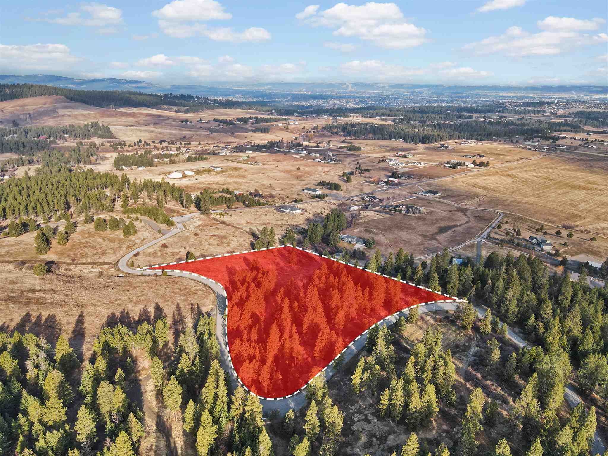 Property Photo: 6611 S Saddle Ridge Rd WA 99016