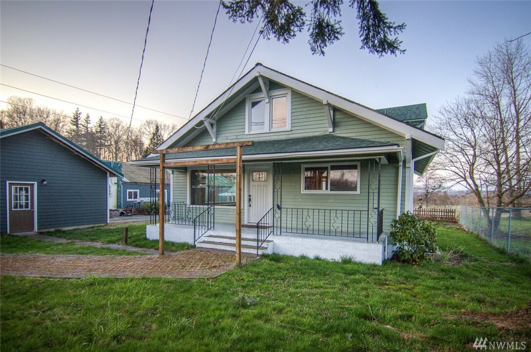 Property Photo:  4096 Bay Rd  WA 98248 