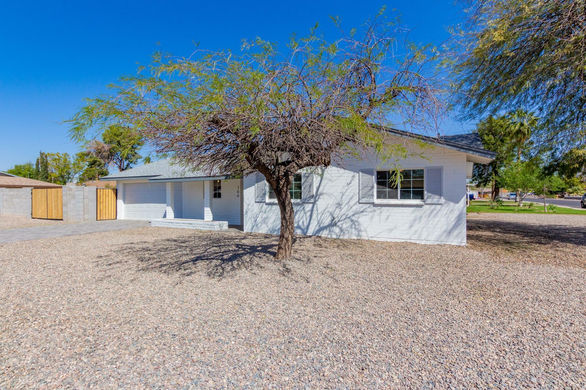 Property Photo:  700 W Oakland Street  AZ 85225 