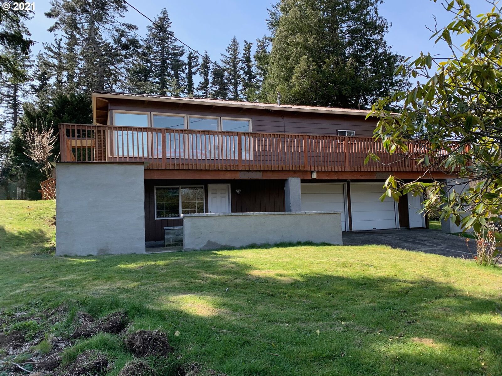 Property Photo:  402 Lakeshore Dr  WA 98648 