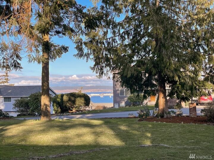 Property Photo:  954 Capital St  WA 98277 