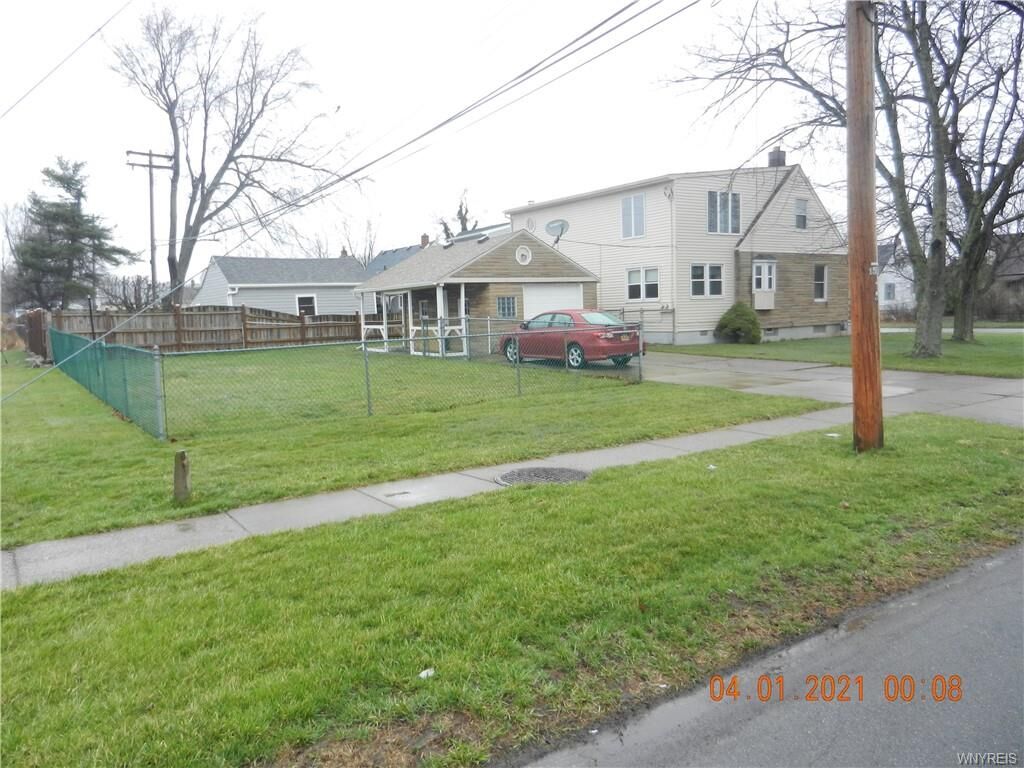 Property Photo:  101 Elaine Court  NY 14225
