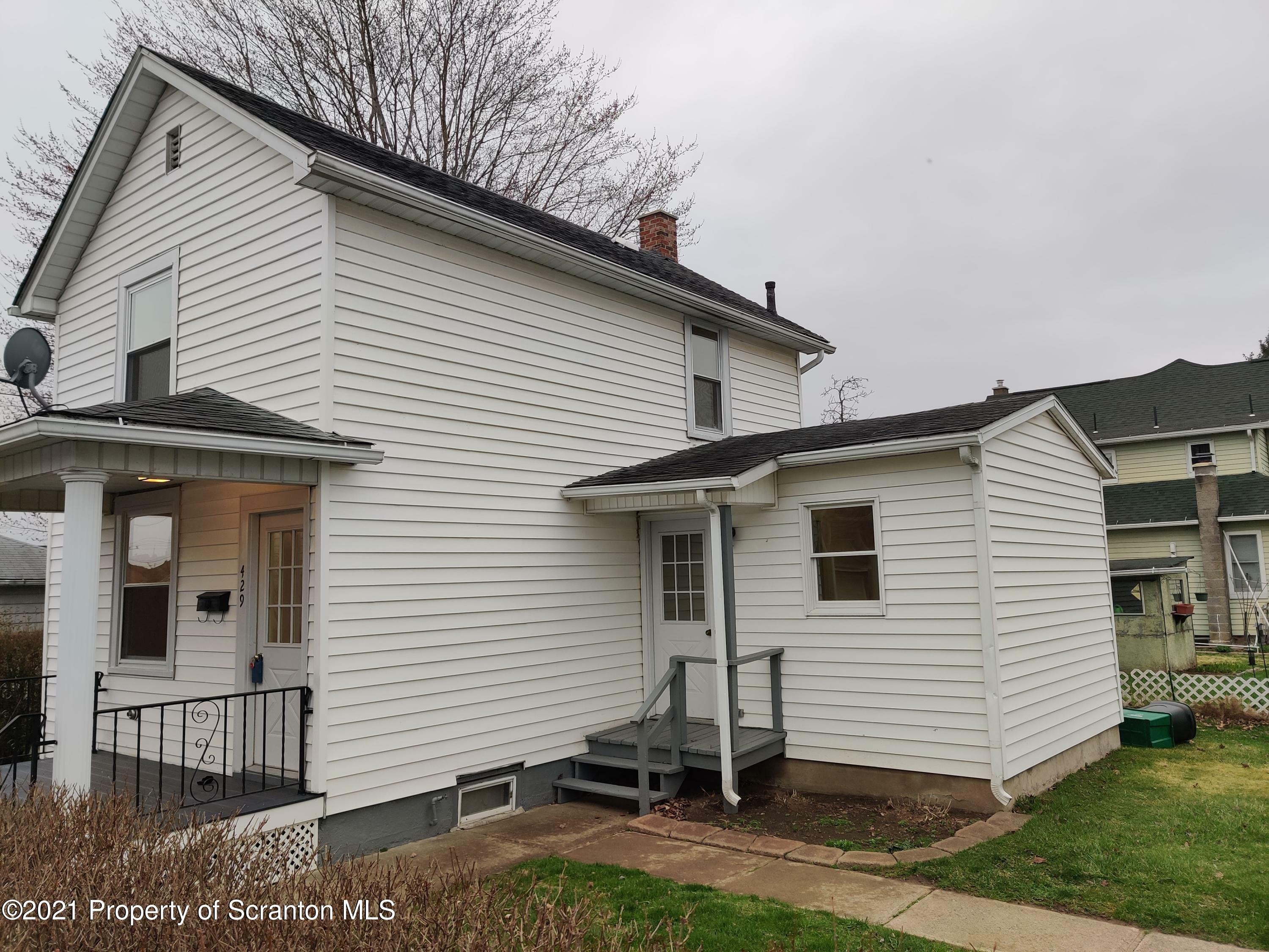 429 Travis  Peckville PA 18452 photo