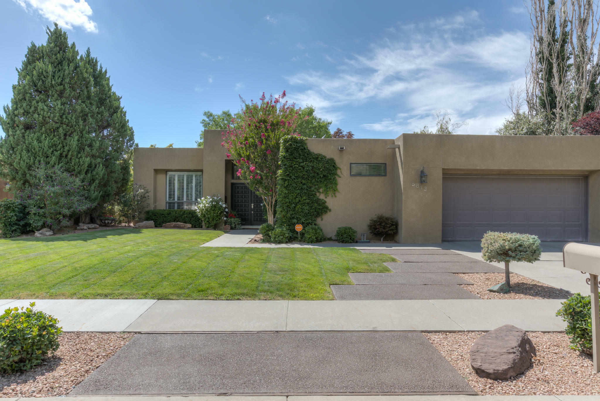 Property Photo:  5913 Mahogany Place NE  NM 87111 