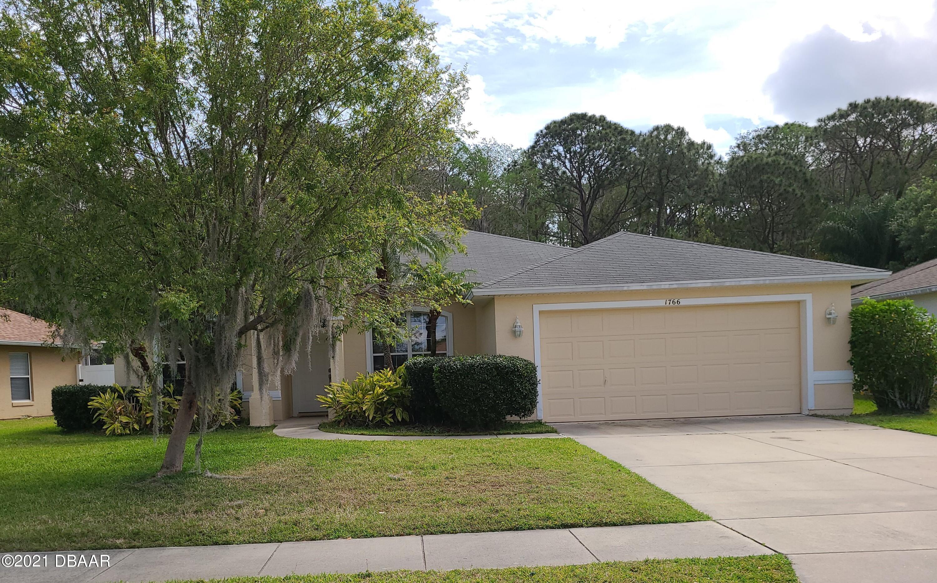 Property Photo: 1766 Creekwater Boulevard FL 32128