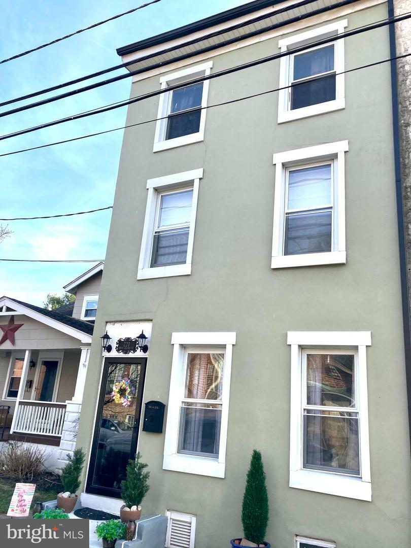 Property Photo:  220 W 2nd Street W  NJ 08518 