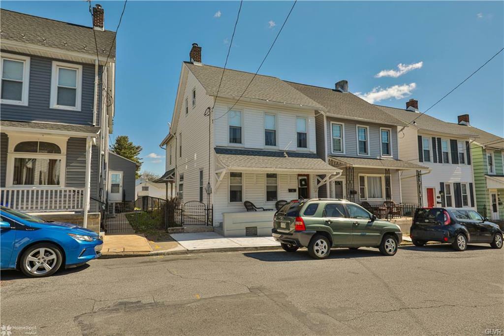 Property Photo:  413 Walnut Street  PA 18032 