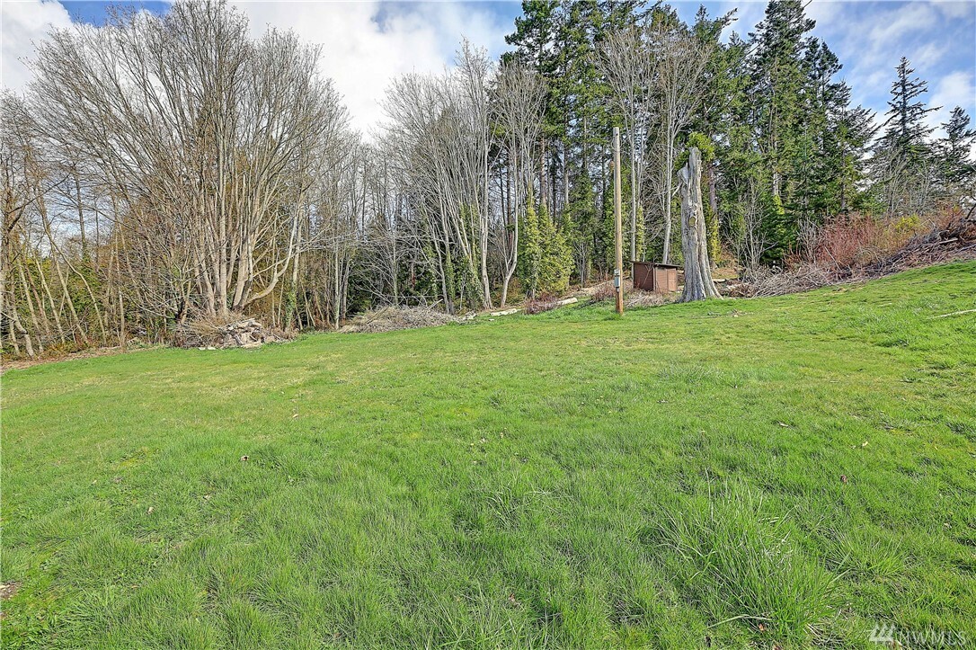 Property Photo:  4 Xxx S Camano Dr  WA 98282 