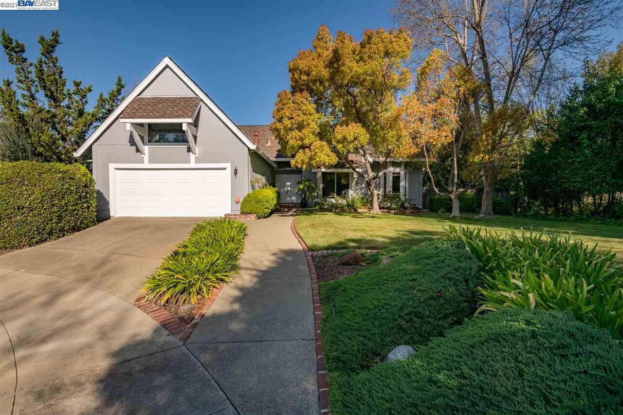 Property Photo: 688 Windmill Ln CA 94566-74