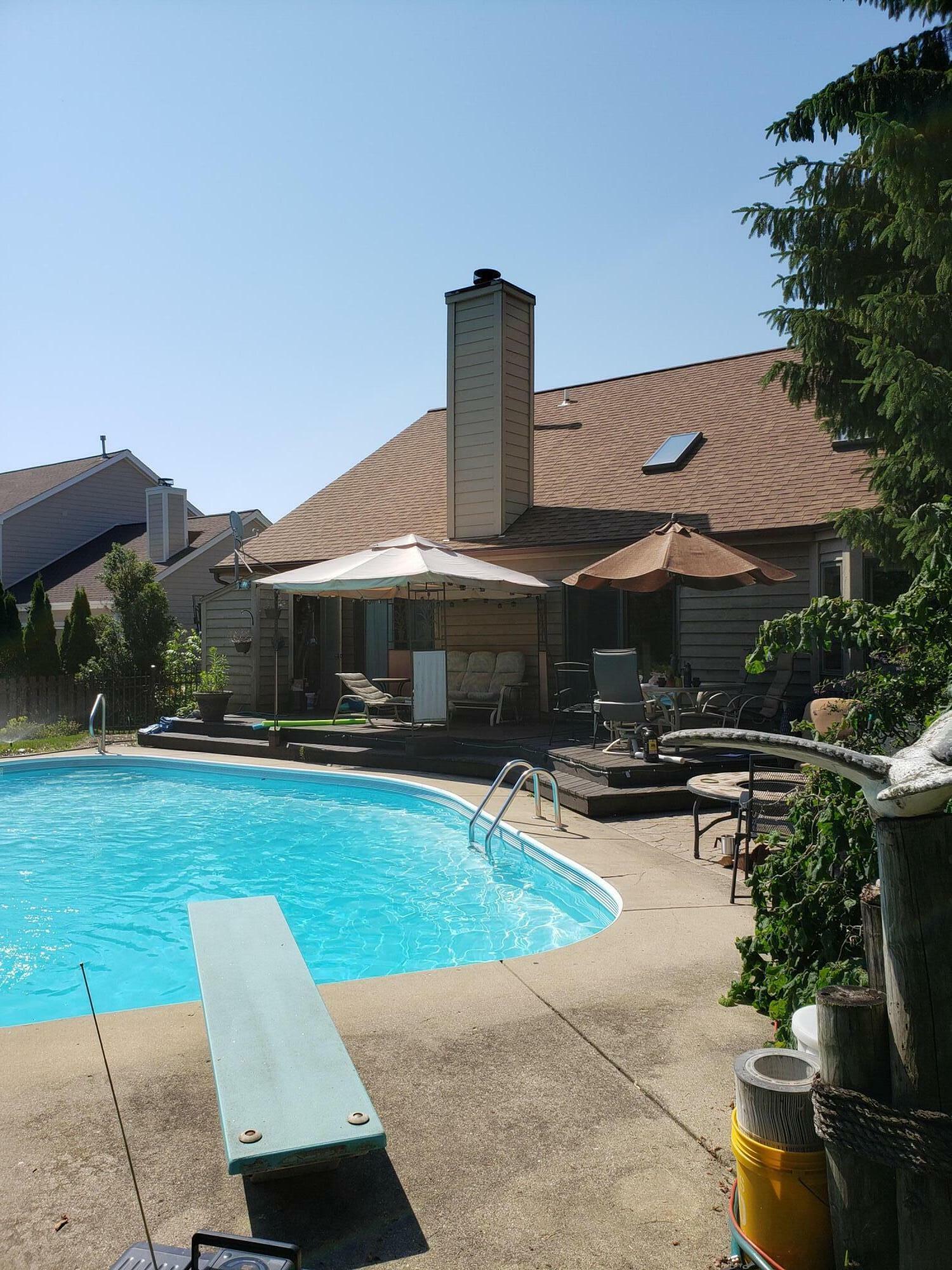 Property Photo: 520 West Point Ln WI 53402