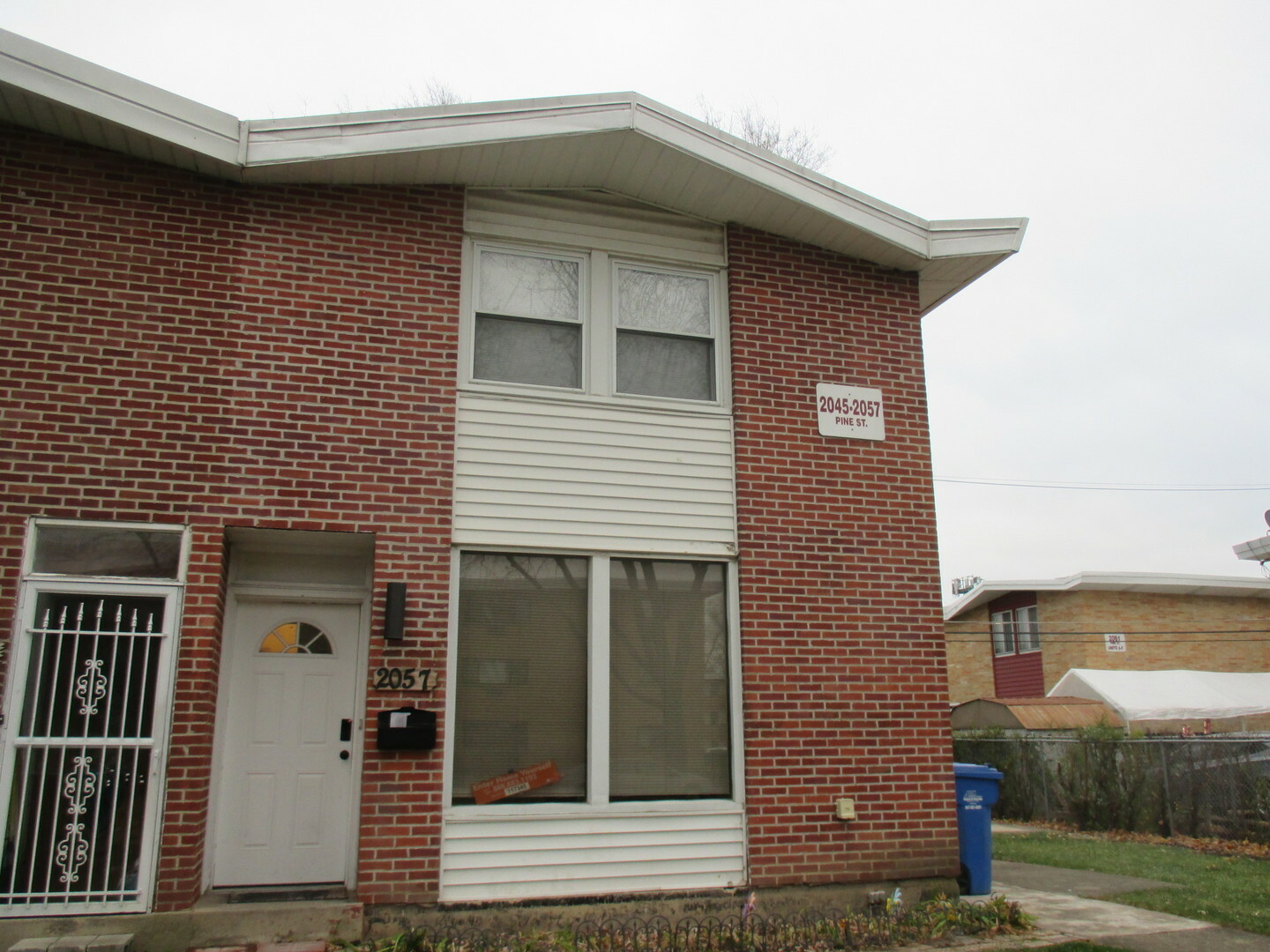 Property Photo:  2057 Pine Street  IL 60018 