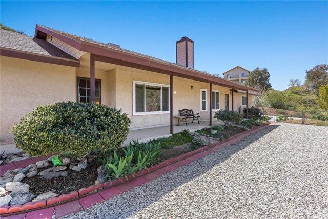 Property Photo:  31620 Indian Oak Road  CA 93510 