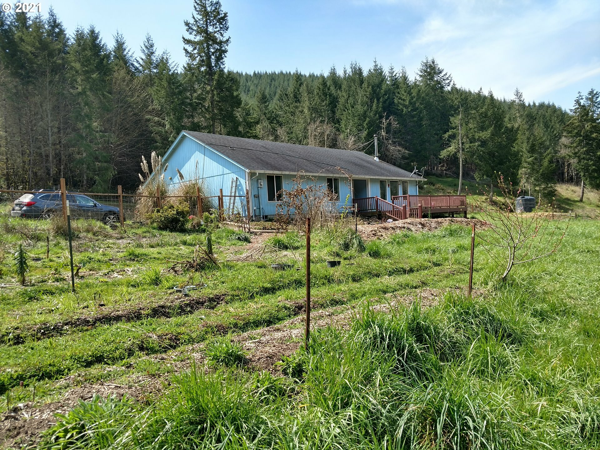 Property Photo:  2747 Cox Rd  OR 97499 