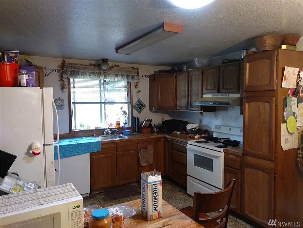 Property Photo:  2220 14th St  WA 98221 