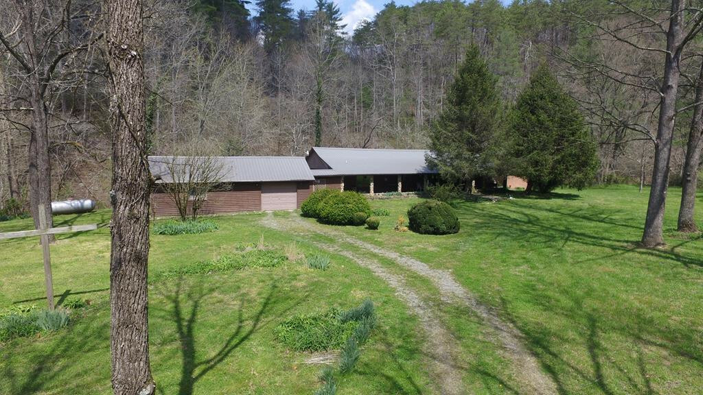 Property Photo: 1315 Towee Pike TN 37369