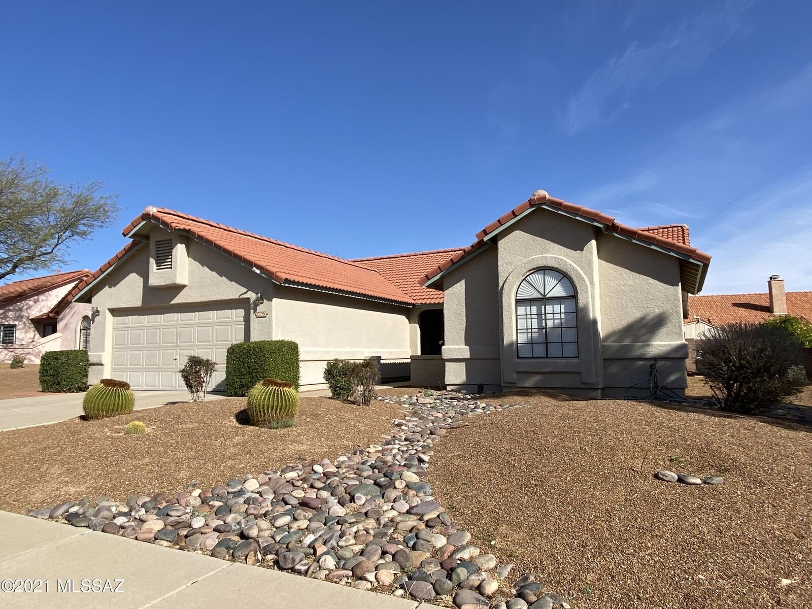 Property Photo:  9860 N Longford Drive  AZ 85742 