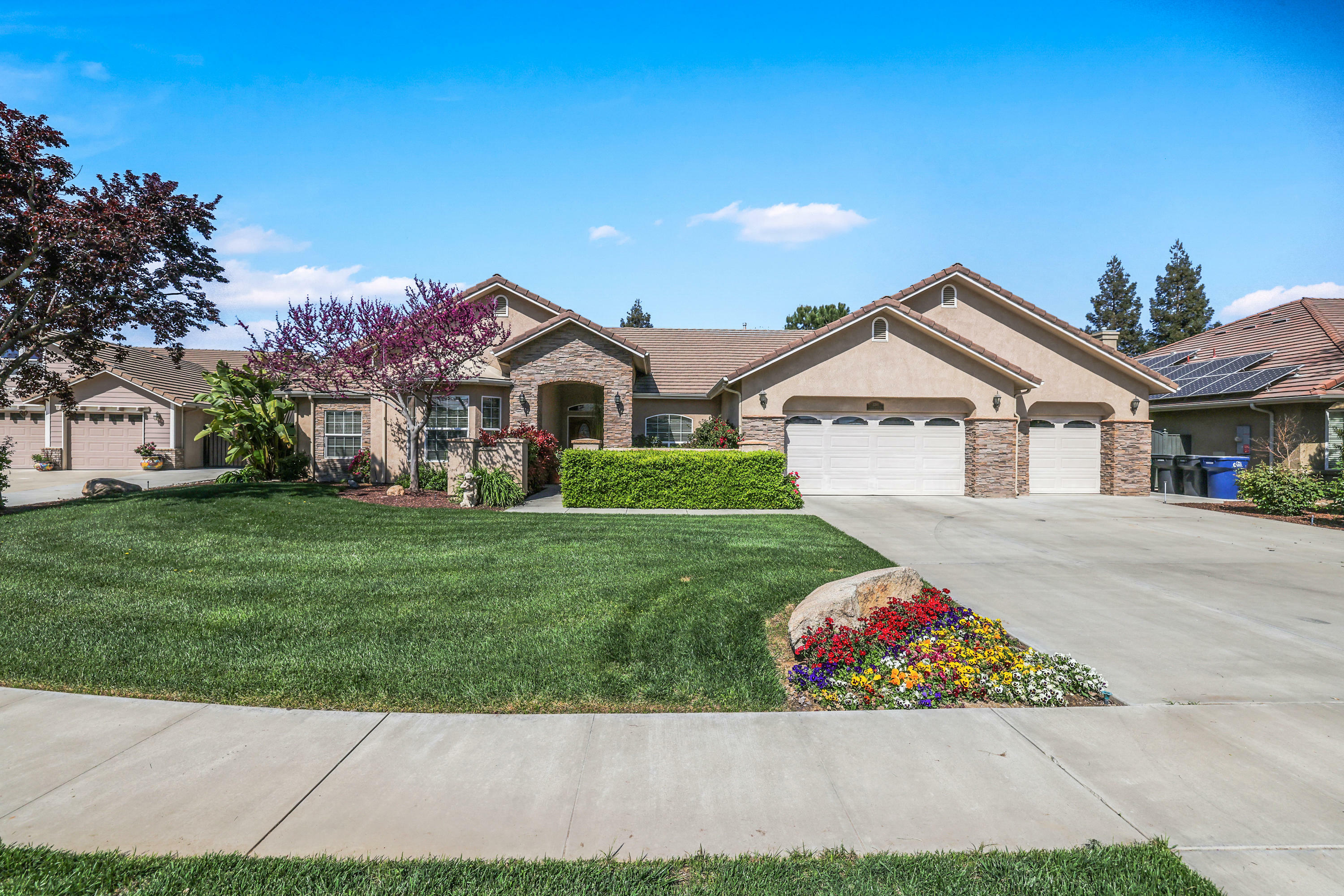 Property Photo:  2391 Dover Canyon Court  CA 93274 