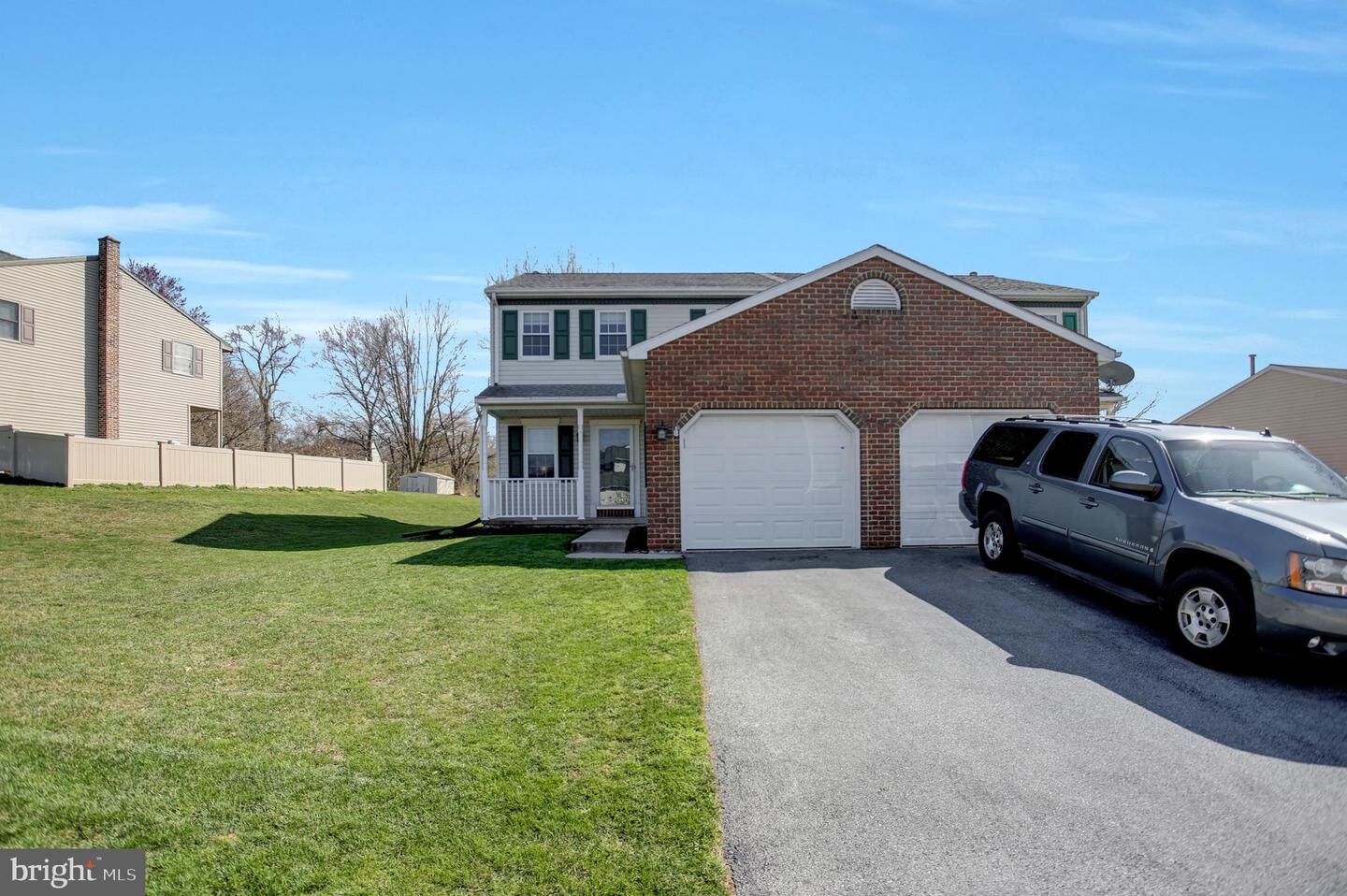 Property Photo:  53 Red Stone Circle  PA 17569 