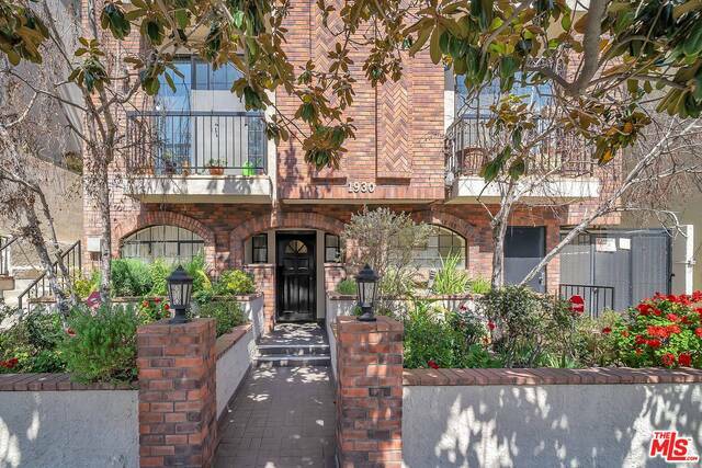 Property Photo: 1930 Malcolm Ave 202 CA 90025