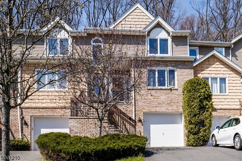 Property Photo:  48 Edgefield Dr  NJ 07950 