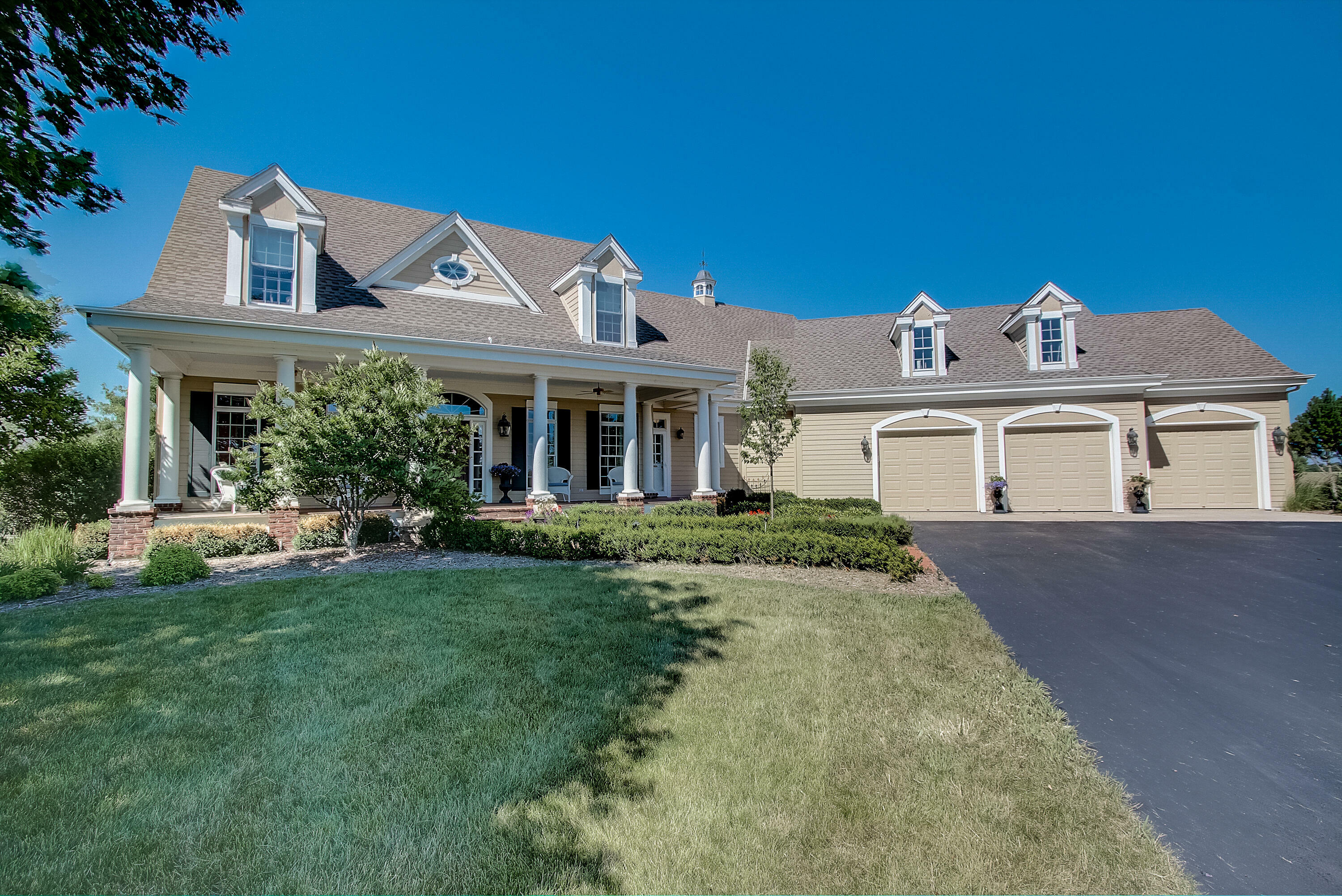 Property Photo: N77w36498 Saddlebrook Ln WI 53066