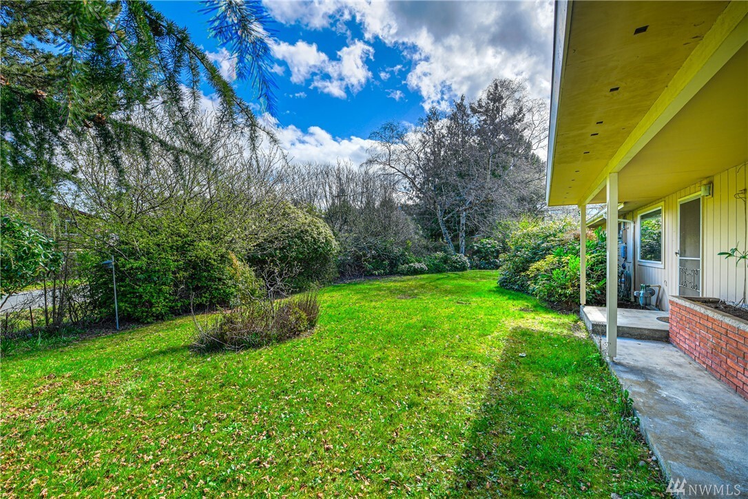 Property Photo: 3001 Oakes Ave WA 98221