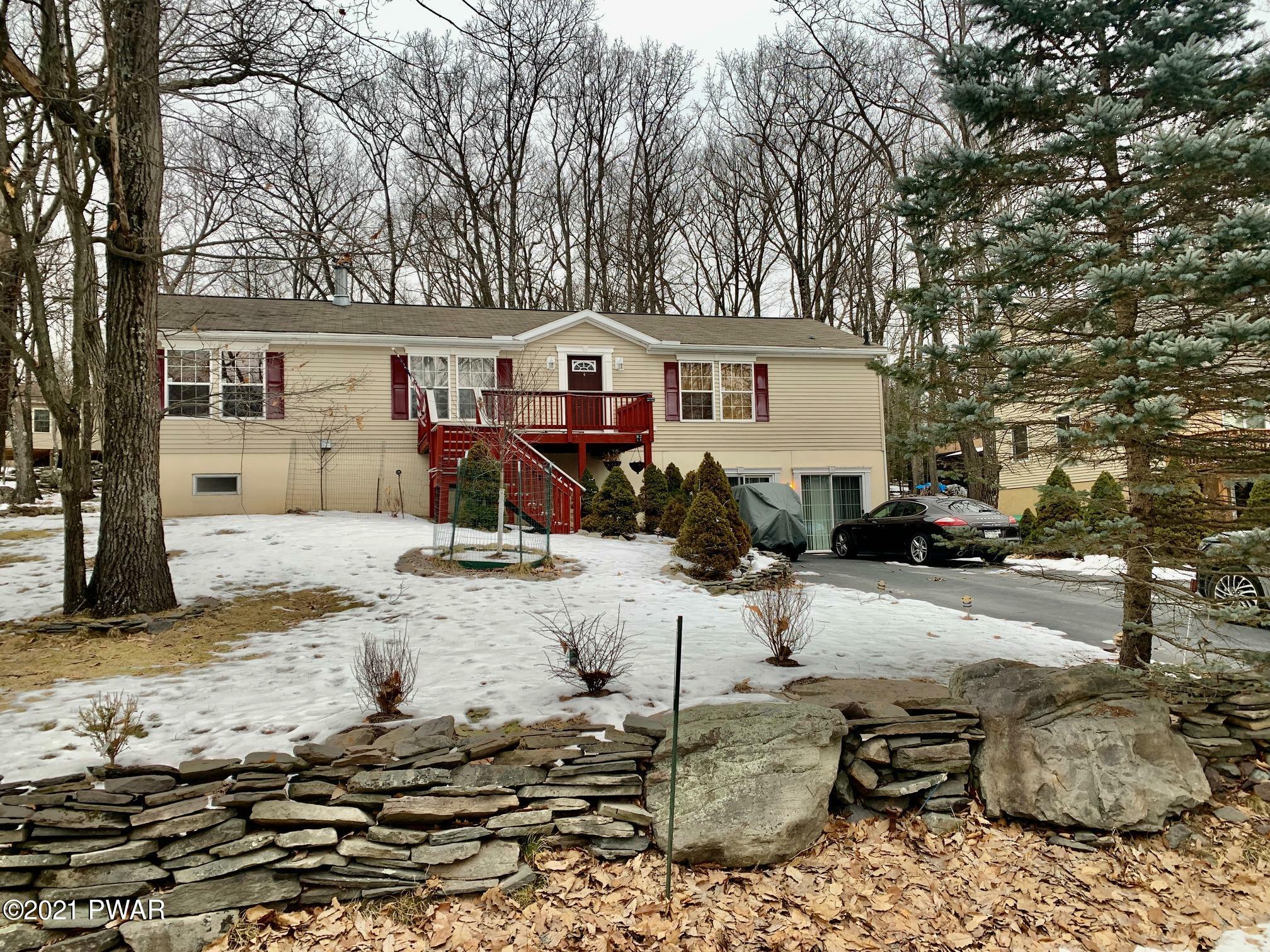 Property Photo:  1126 Mustang Road  PA 18436 