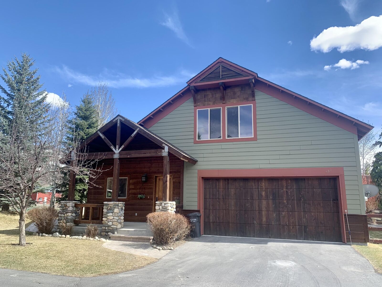 Property Photo:  131 N 6th Ave  ID 83333 