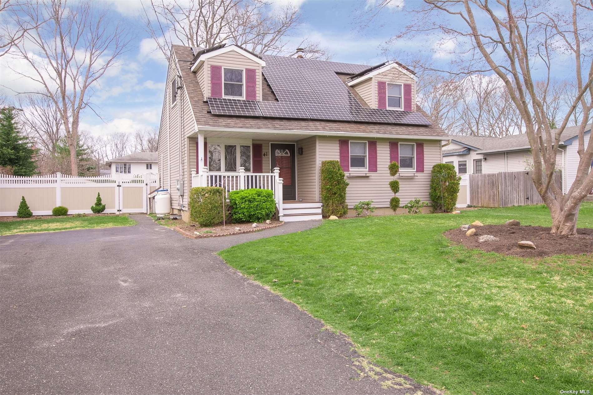 Property Photo:  41 Floradora Drive  NY 11950 