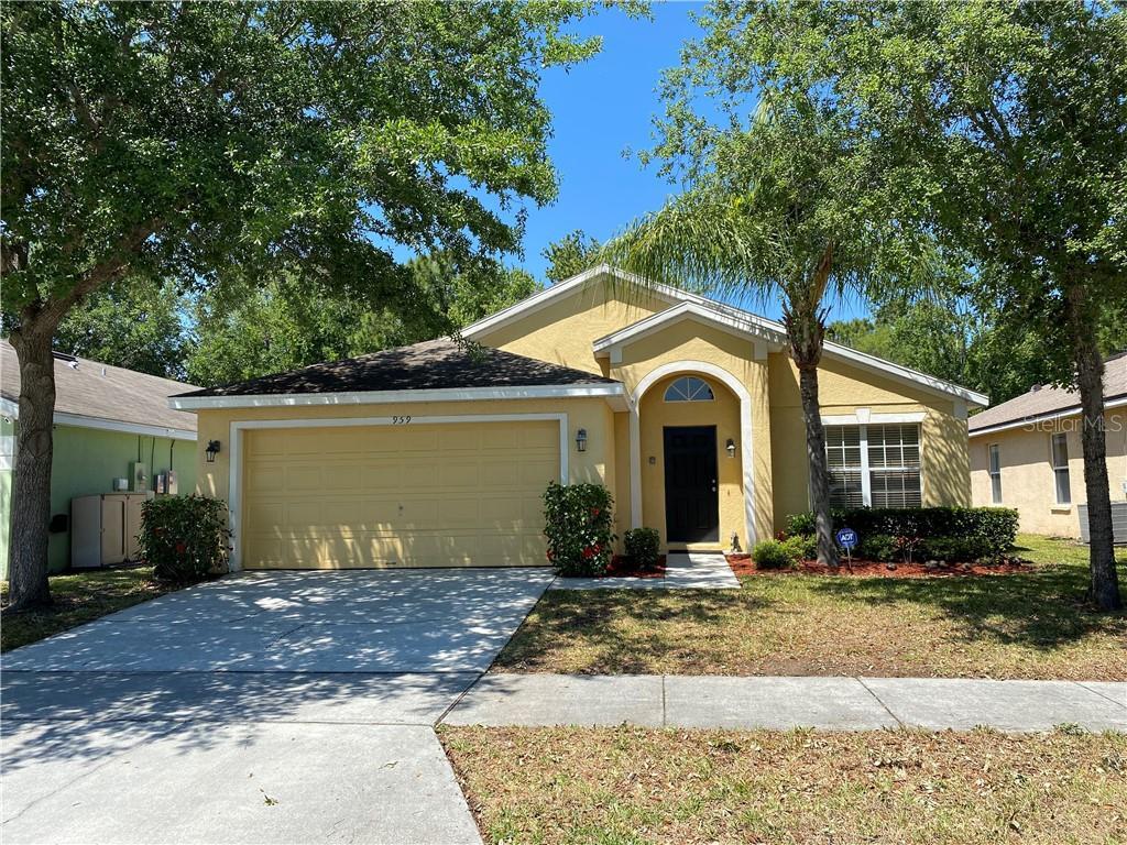 Property Photo: 959 Sandy Ridge Drive FL 33896