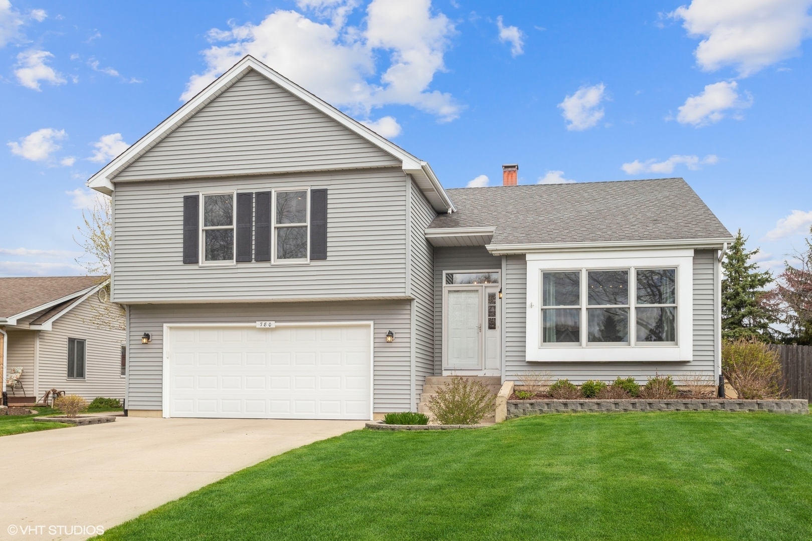 Property Photo:  780 Dunmore Lane  IL 60103 