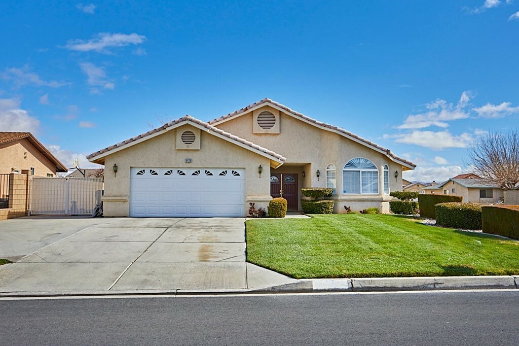 Property Photo:  18120 Lakeview Drive  CA 92395 