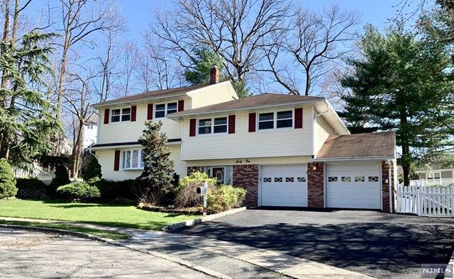 Property Photo:  61 Cindy Lane  NJ 07630 