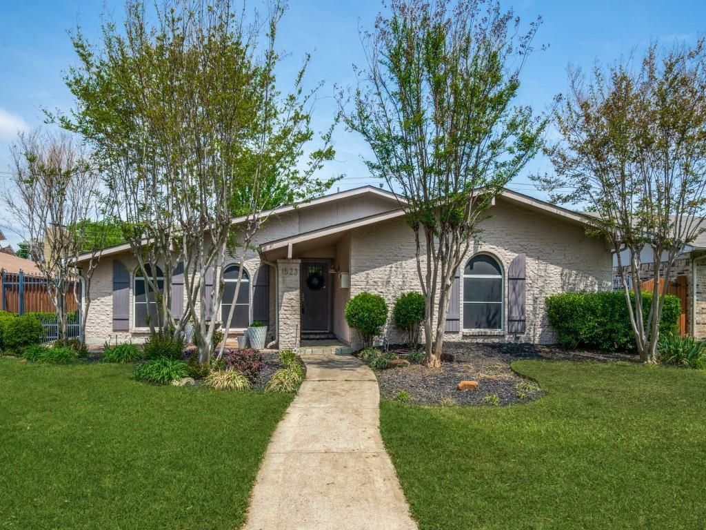 Property Photo: 1523 Carnation Drive TX 75067