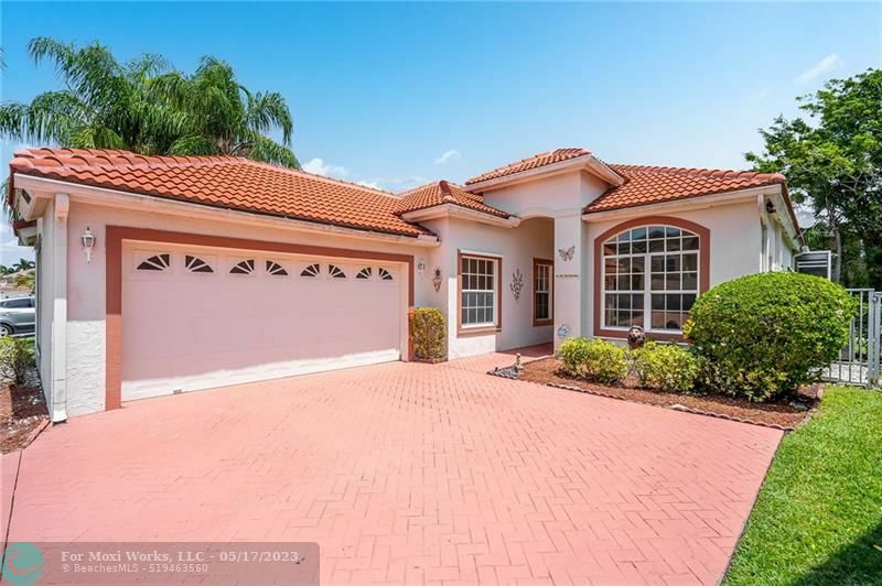 Property Photo:  10884 La Salinas Cir  FL 33428 