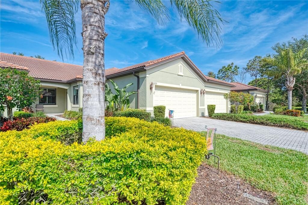 Property Photo:  11253 Batello Drive  FL 34292 