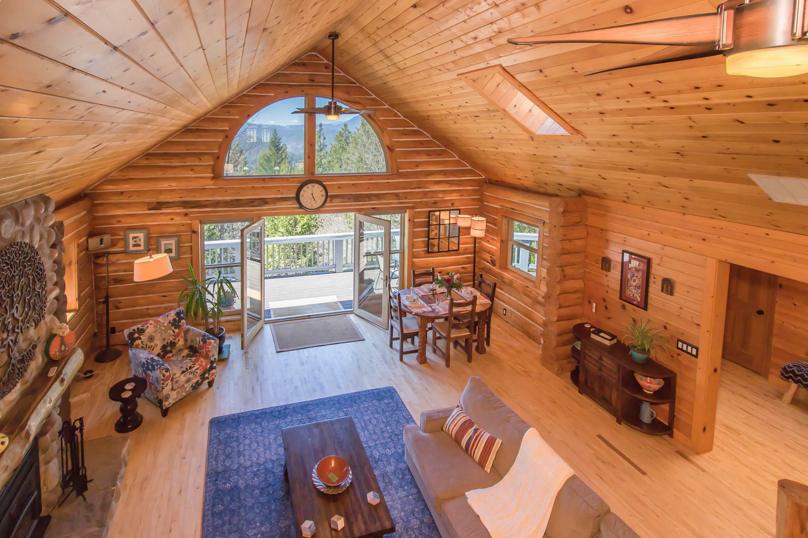 Property Photo: 627 Tyler Creek Road OR 97520
