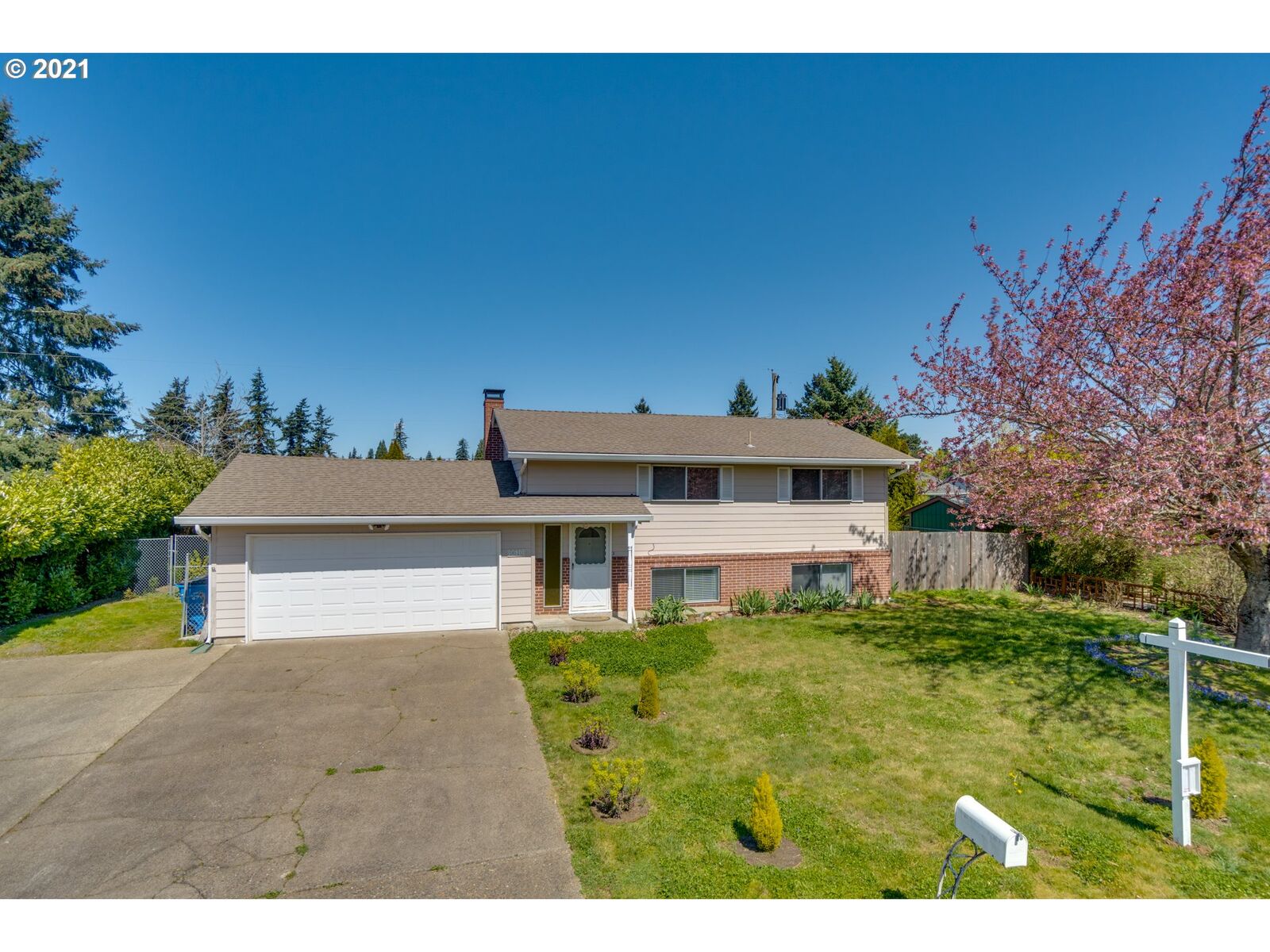 Property Photo:  9610 SE 5th St  WA 98664 