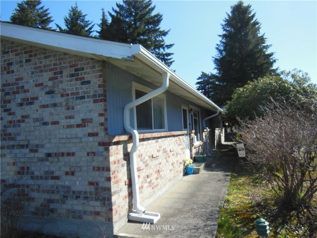 Property Photo: 137 Kirby Drive WA 98272