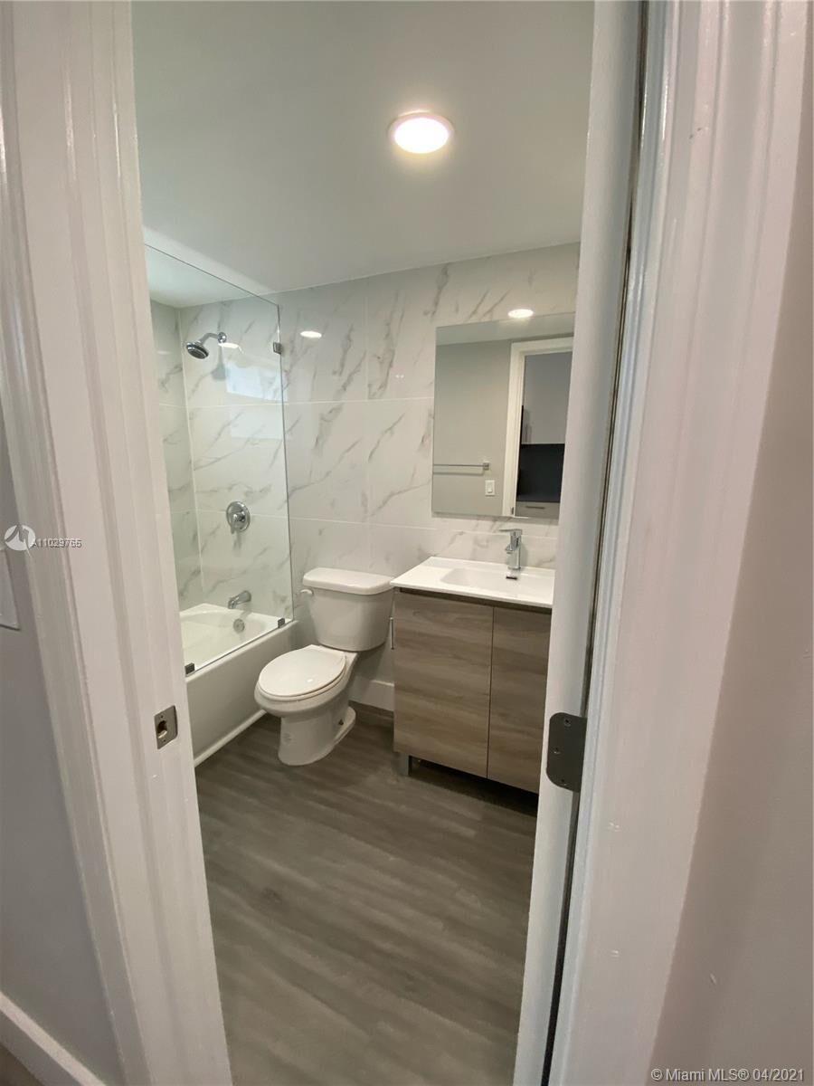 Property Photo:  533 Meridian Ave 3  FL 33139 